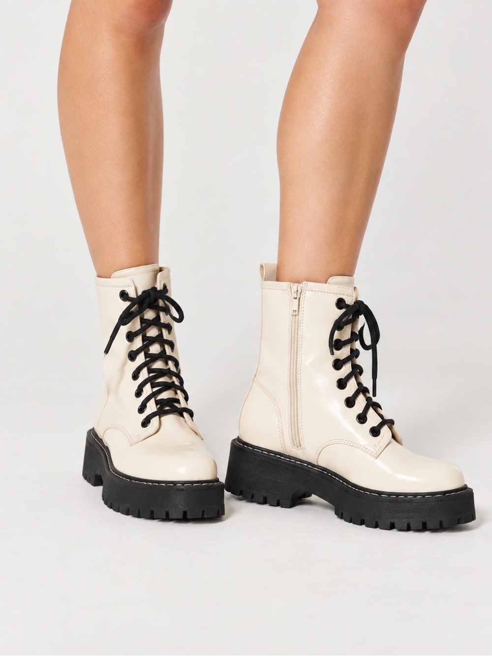 Madden NYC Women’s White Combat Boots Size 8 Chunky Lug Sole Lace Up